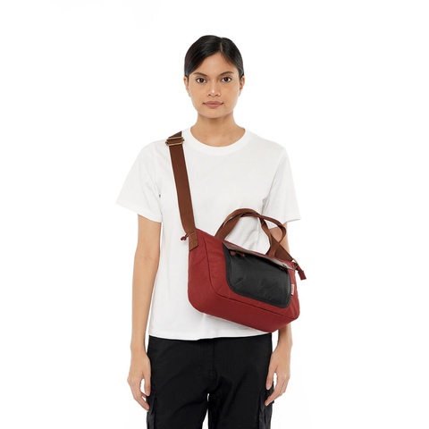 910008909 WS DARLING SLING BAG