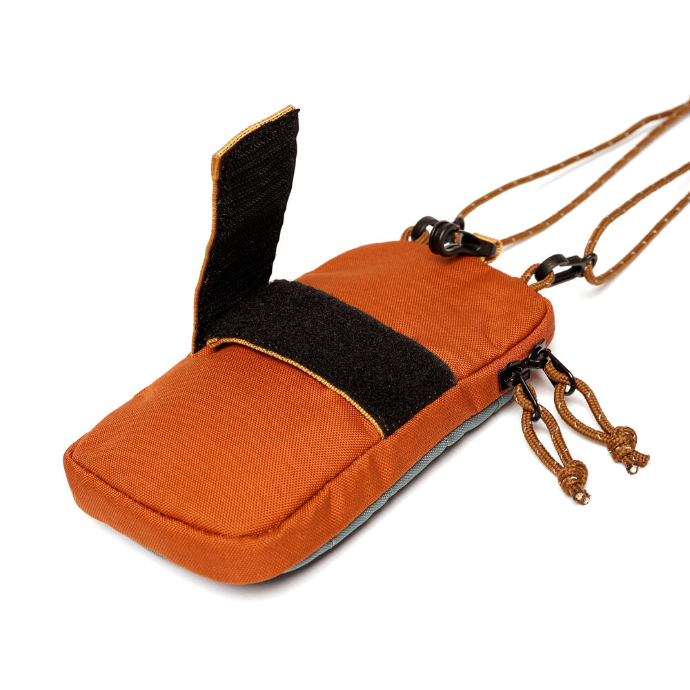 910009679 SCAWBY VERTICAL PHONECASE 3.0