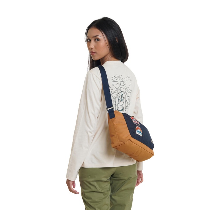 910009443 PATHWAY 2.0 SHOULDER BAG
