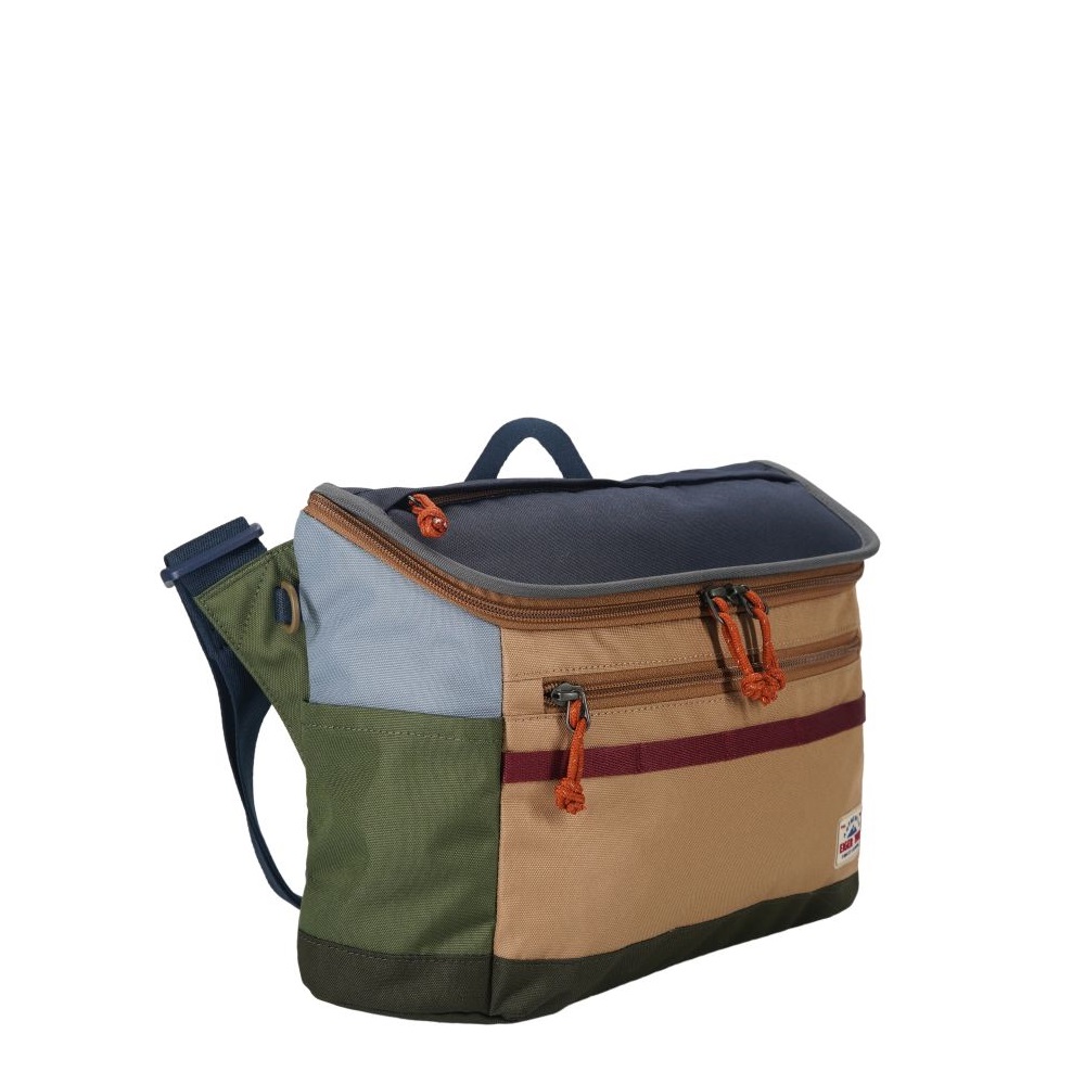 WEEKENDER TABLET SHOULDER