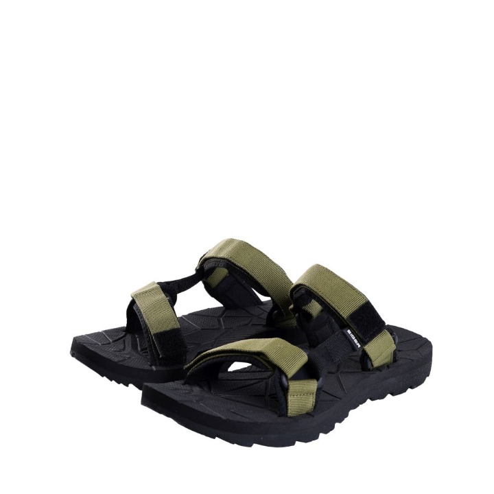 TOMAHAWK SLIP ON BLACK